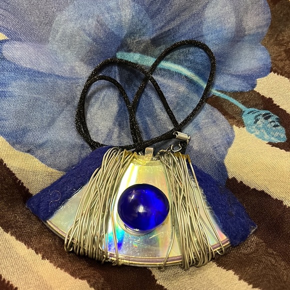 Reversible Handmade Necklace - Picture 5 of 16